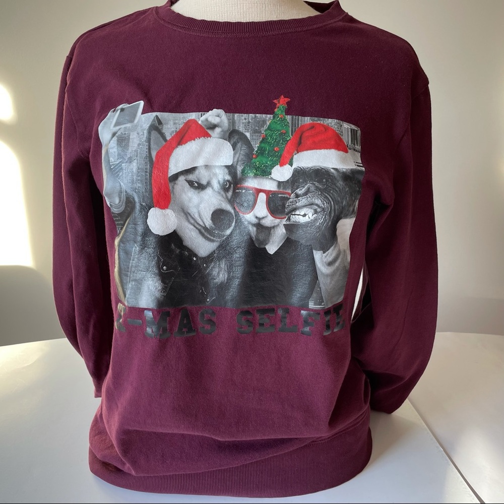 3/$25 H & M Holiday Selfie Sweatshirt Size Y14